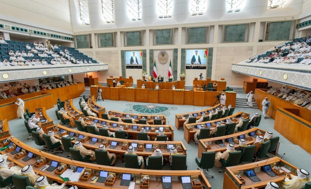 الكويت: هل يحلّ الأمير الجديد مجلس النواب؟