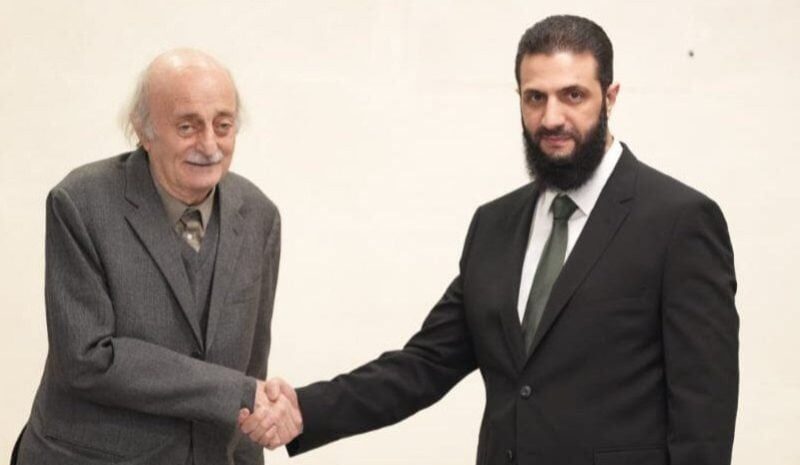 سوريا: جنبلاط على خطّ إطفاء الحريق الدرزي