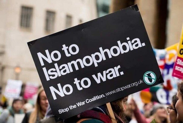 تحيّة من خبير في الفكر المحافظ إلى “الشّيخ ترامب”!