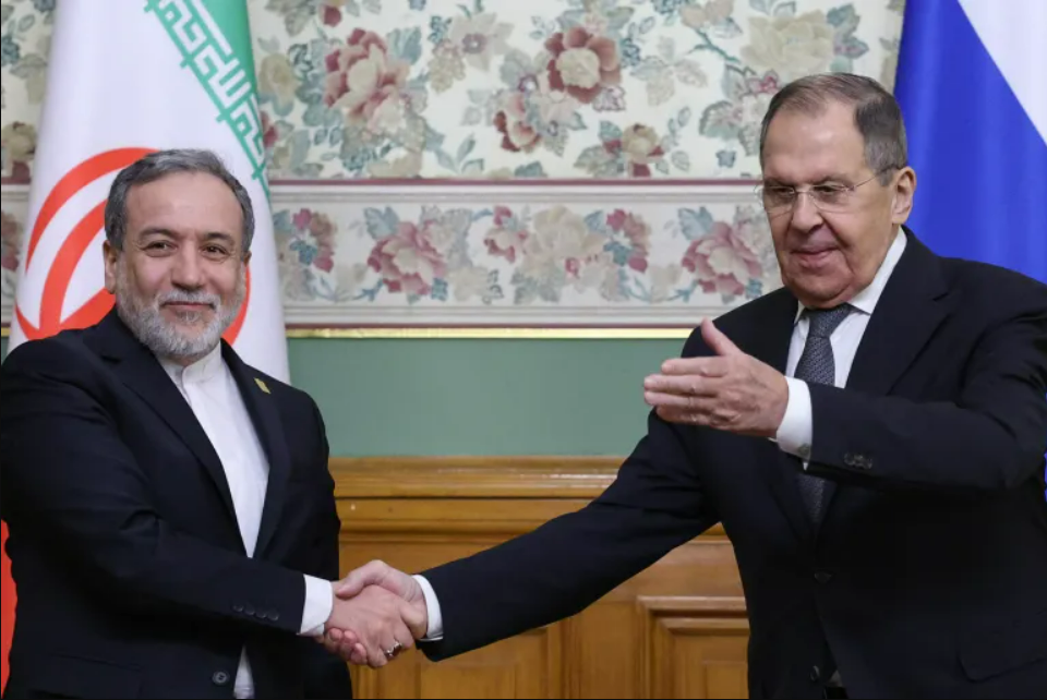 قلق طهران من المفاوضات المتعلّقة بأوكرانيا؟