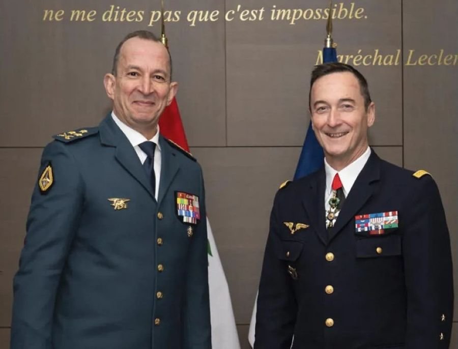 باريس “تذكّر” بالفصل السابع إذا استمر تمرّد الحزب..