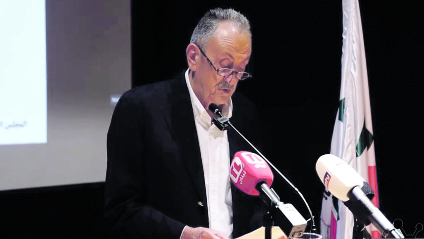 سيمون كرم: هل هو ساحر؟