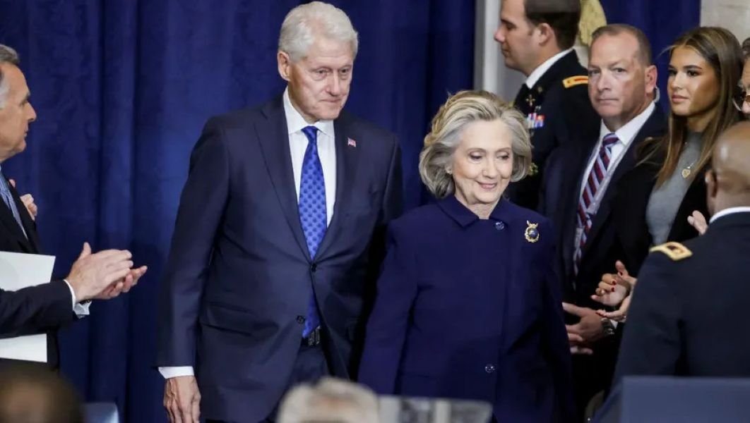 فضائح إبستين: مواجهة قانونيّة بين الكونغرس وآل كلينتون