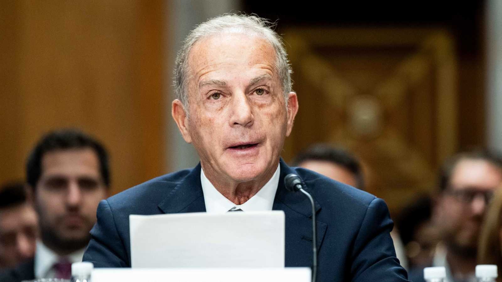 الإصلاح يزاحم السلاح على أجندة المانحين