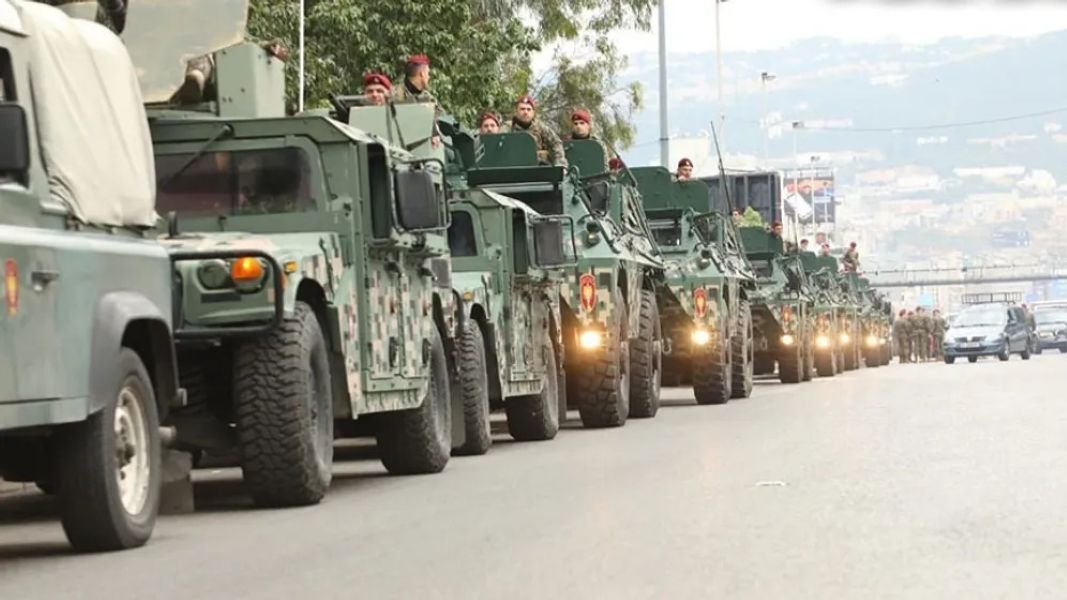 الجيش على ثلاث 