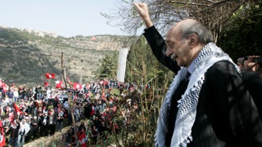 وليد جنبلاط يخوض المعركة القاتلة