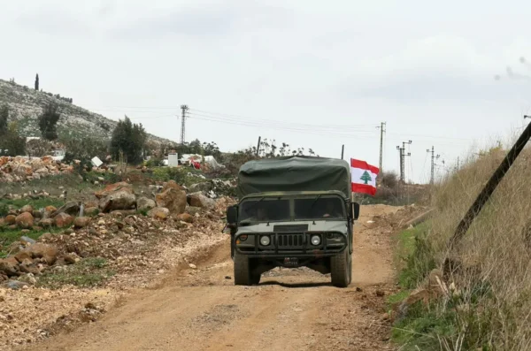 من النّاقورة إلى باريس: 