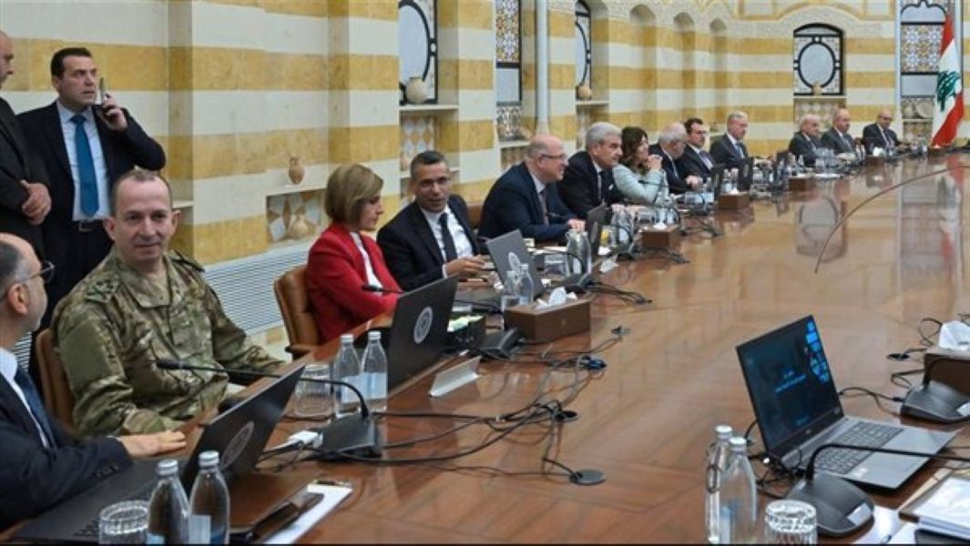 مجلس الوزراء: كسب الوقت على صفيح ساخن