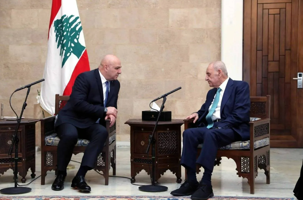 زوّار بعبدا: عون وبرّي في مركب واحد