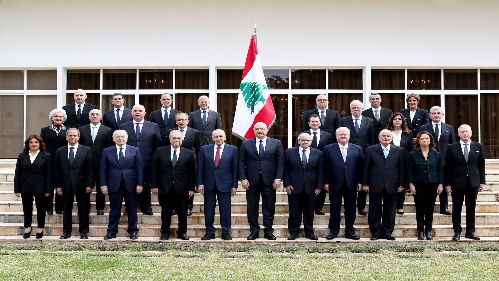 بيننا وبينكم خيط رفيع أسمه الدولة