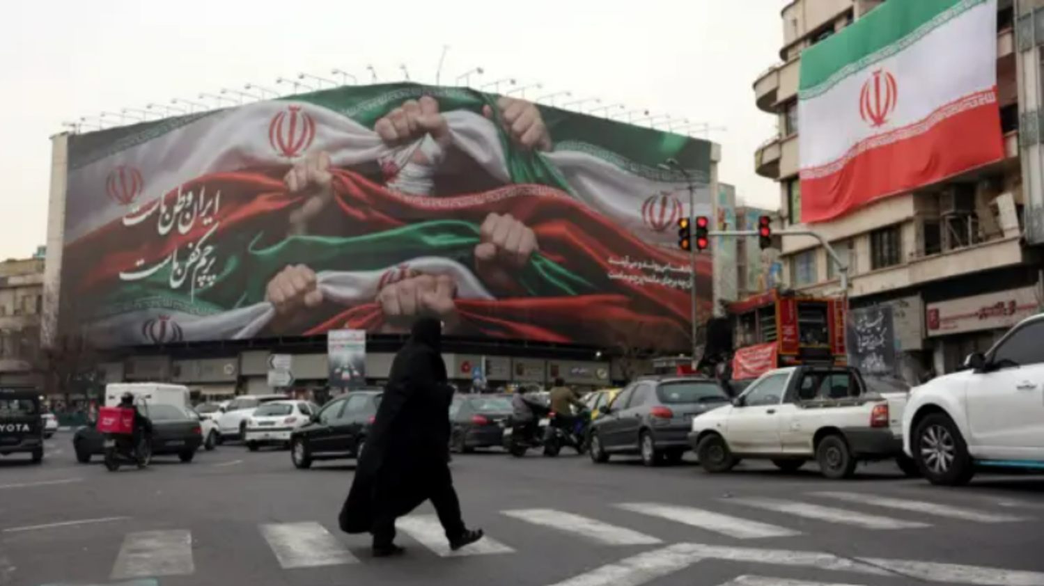 هل تشتري إيران بقاء النظام بأموال الغرب؟